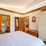 Eliyas Near The Pirin Golf Chalet *