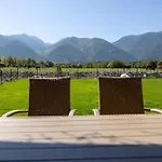 Eliyas Near The Pirin Golf Chalet *