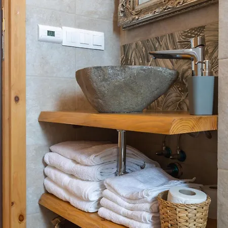 Eliyas With Jacuzzi Near The Pirin Golf *