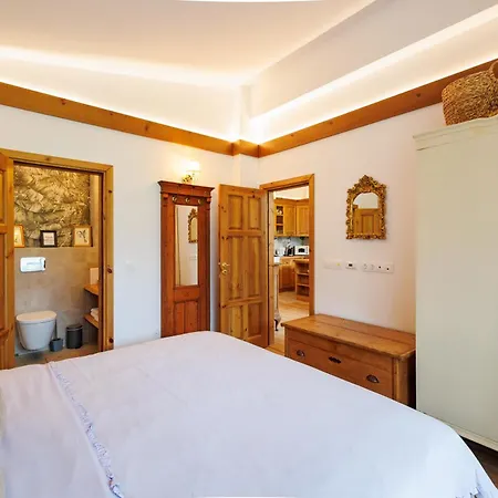 Eliyas Near The Pirin Golf Chalet *