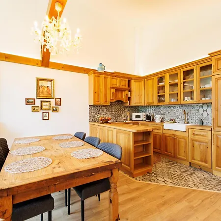 Eliyas Near The Pirin Golf Chalet *