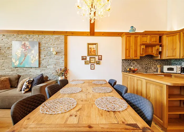 Eliyas Near The Pirin Golf 샬레 라즐로그